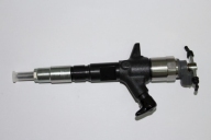 Форсунка 9709500555 Оригинал Denso D4DD Новая